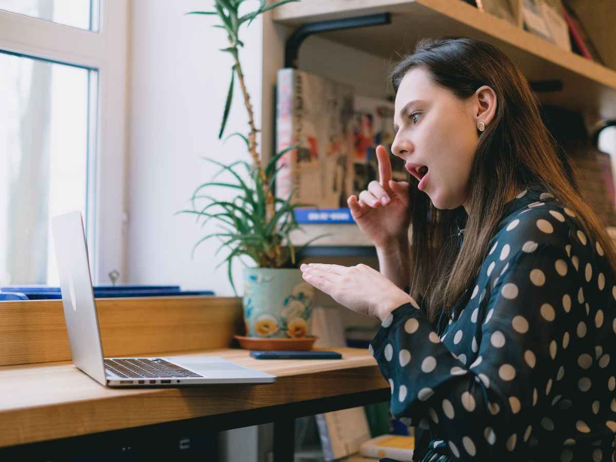 Les applications, dictionnaires et autres livres incontournables en Langue des Signes&nbsp;Française